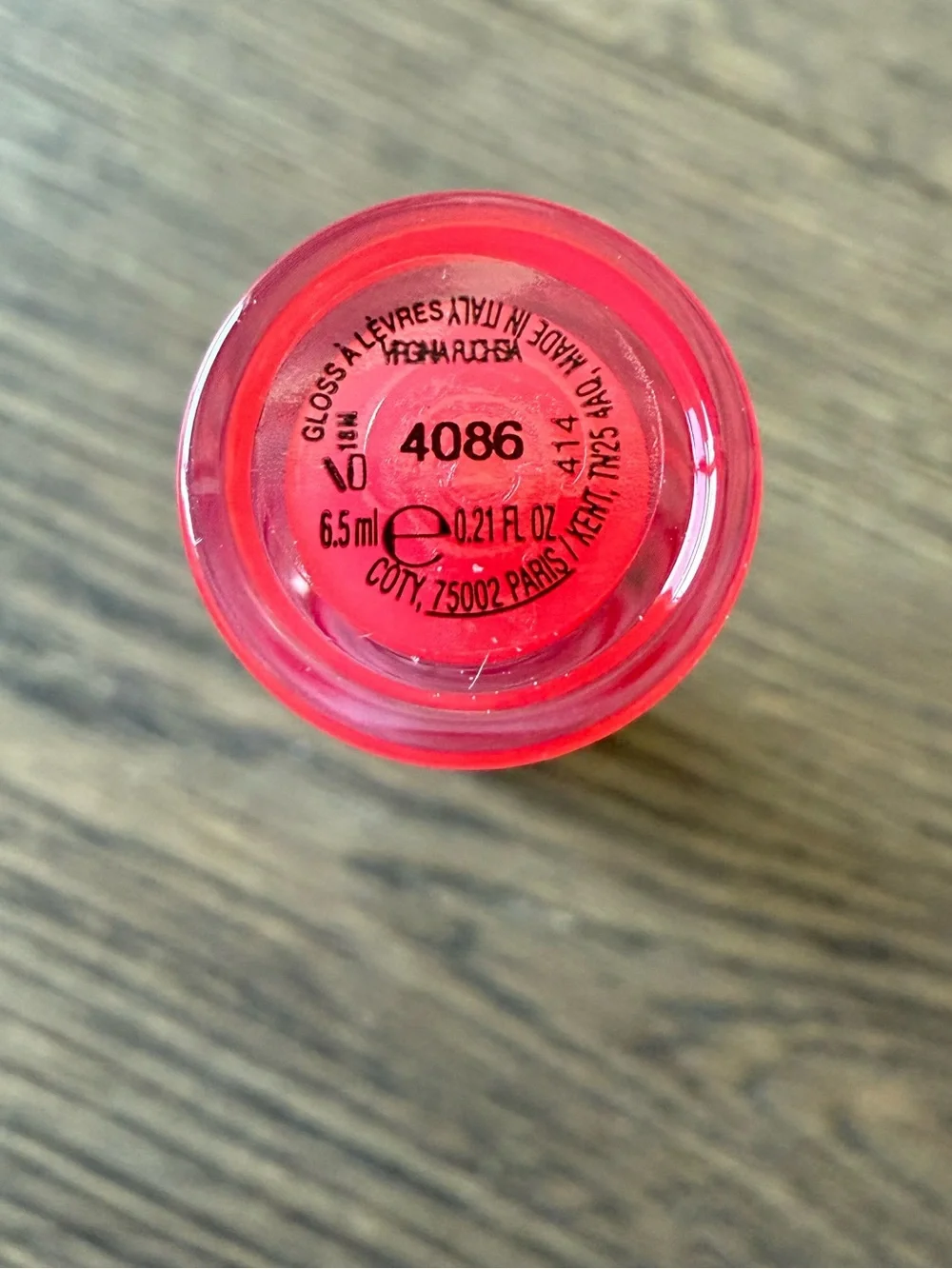 Gucci Hydrating Lip Gloss in Fuschia
